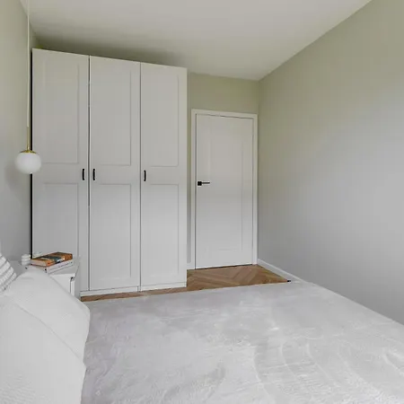 Ptasia 55 Prestige With Garden By Bookinghost *