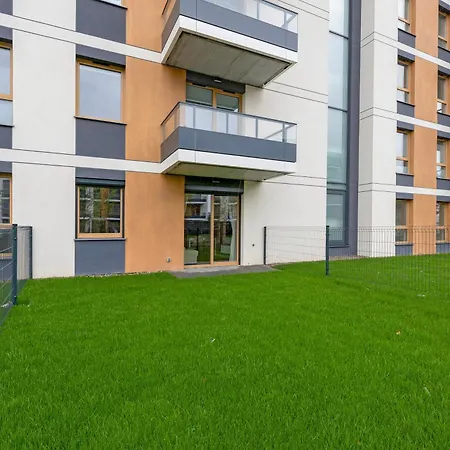 Ptasia 55 Prestige With Garden By Bookinghost Apartmán